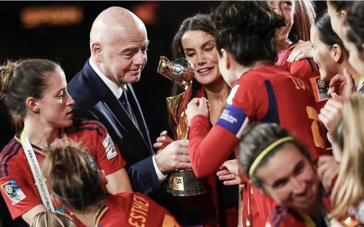 «No debería haber ocurrido nunca»: presidente de la FIFA sobre escándalo&nbsp;Rubiales