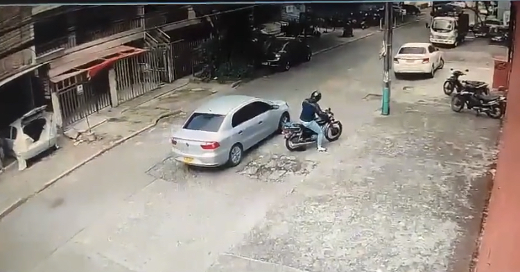 Que no le pase a usted: Denuncian nueva modalidad de robo, no se baje del&nbsp;carro