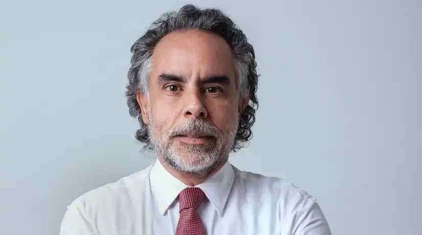 “Vengo a responder las emboscadas judiciales”: Benedetti acude a&nbsp;indagatoria