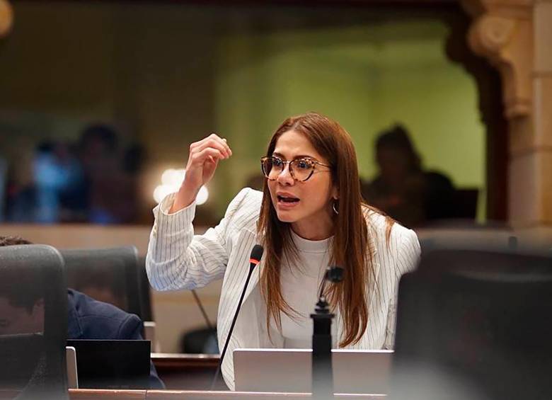 “A mis electores les pido perdón”: Congresista Catherine Juvinao por su apoyo al presidente Petro en&nbsp;campaña