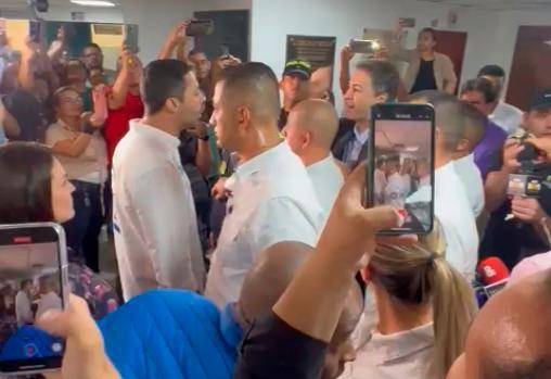 “¡Pa’ no pegarle, hijueputa!”, así fue la respuesta el alcalde de Medellín, Daniel Quintero a un&nbsp;concejal