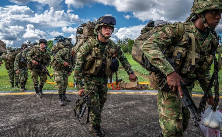 Petro ordena el despliegue de 25.000 militares en la frontera entre Colombia y Venezuela, Maduro&nbsp;agradece