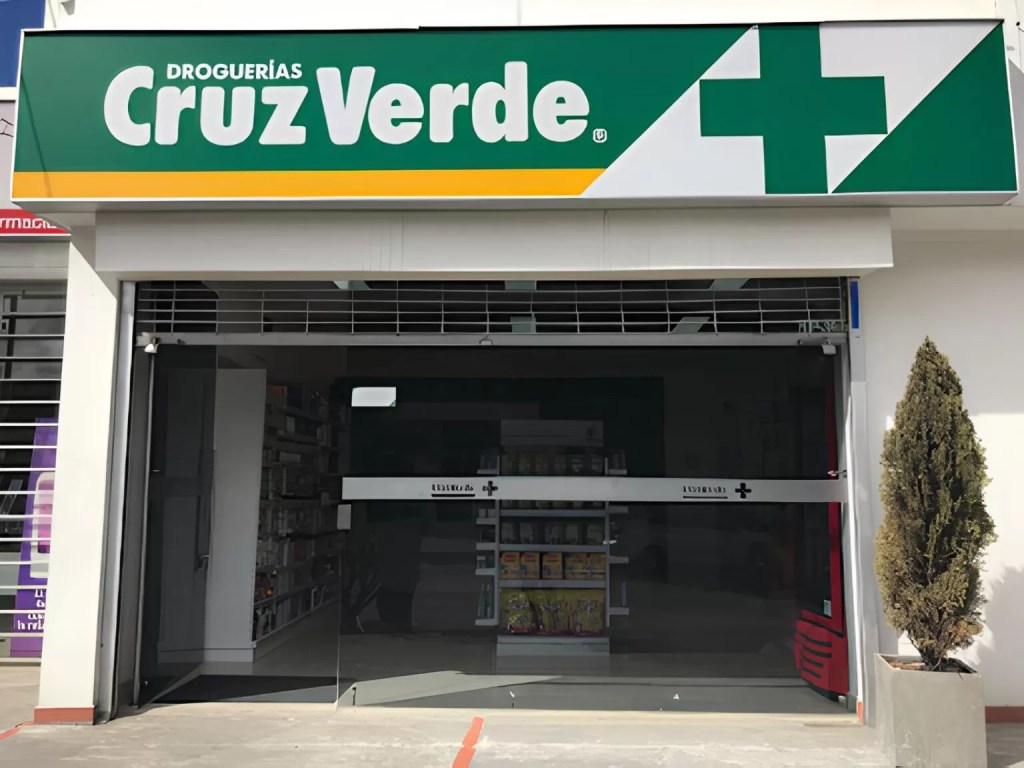 Preocupante noticia para afiliados  a Sanitas: Cruz Verde suspende entrega de medicamentos, esto respondió la&nbsp;EPS