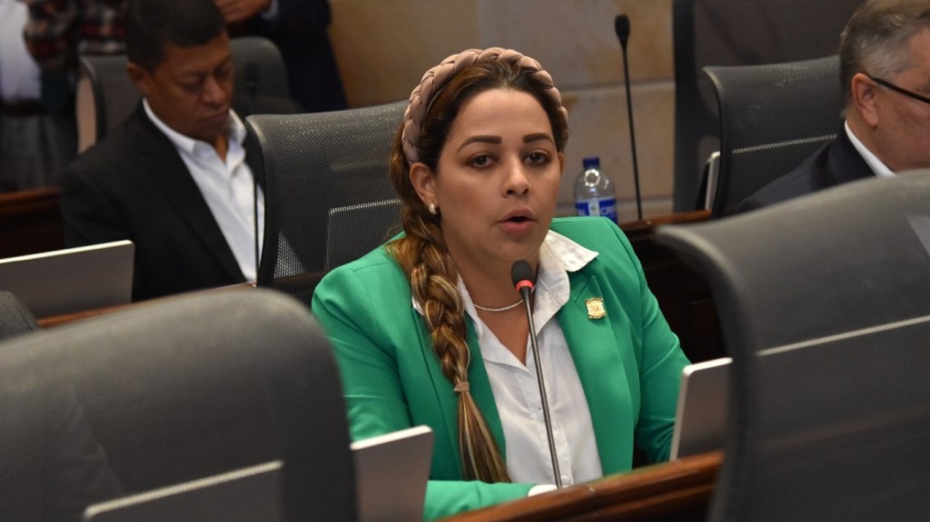 Procuraduría investiga a congresista por presunto pago de derechos de grado a universitarios a cambio de&nbsp;votos