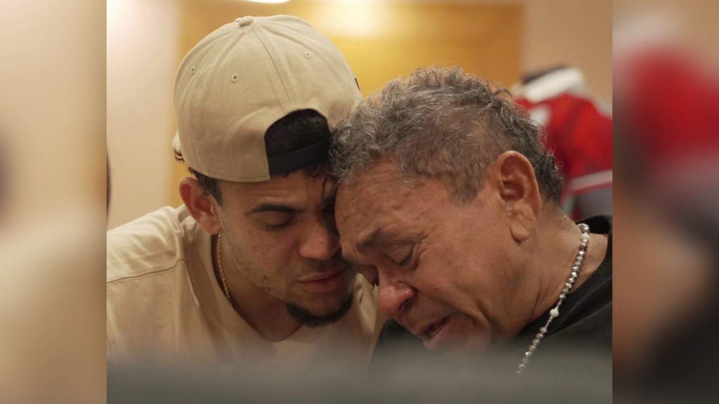 Así fue el emotivo encuentro de Luis Díaz con su padre en&nbsp;Barranquilla