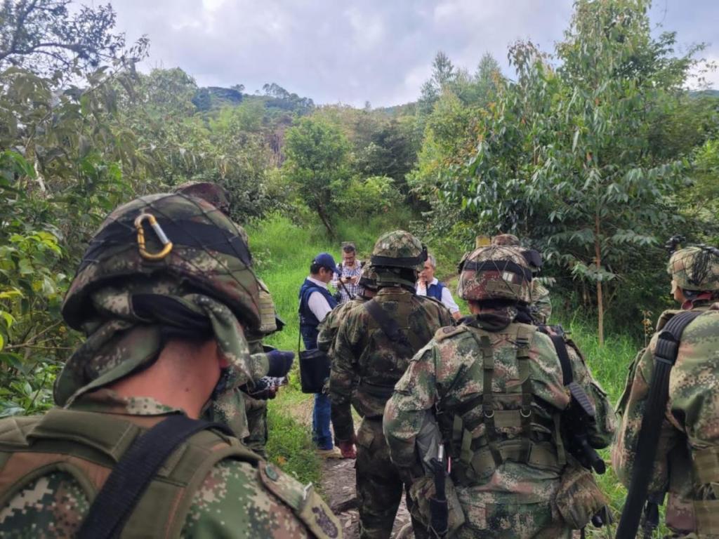 Grave situación de orden público: Secuestran cinco militares en Arauca y asesinan dos policías en&nbsp;Antioquia