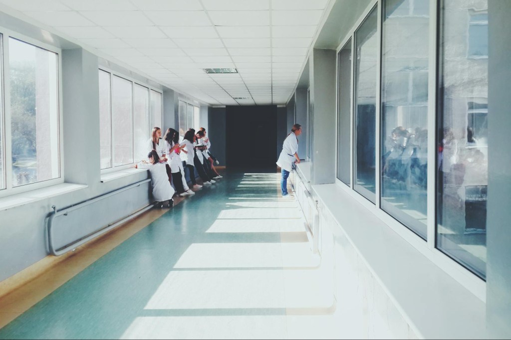 Reforma a la Salud: ¿Alcaldes y gobernadores elegirán a dedo directores de hospitales? ¿MinInterior en contra concurso de&nbsp;méritos?