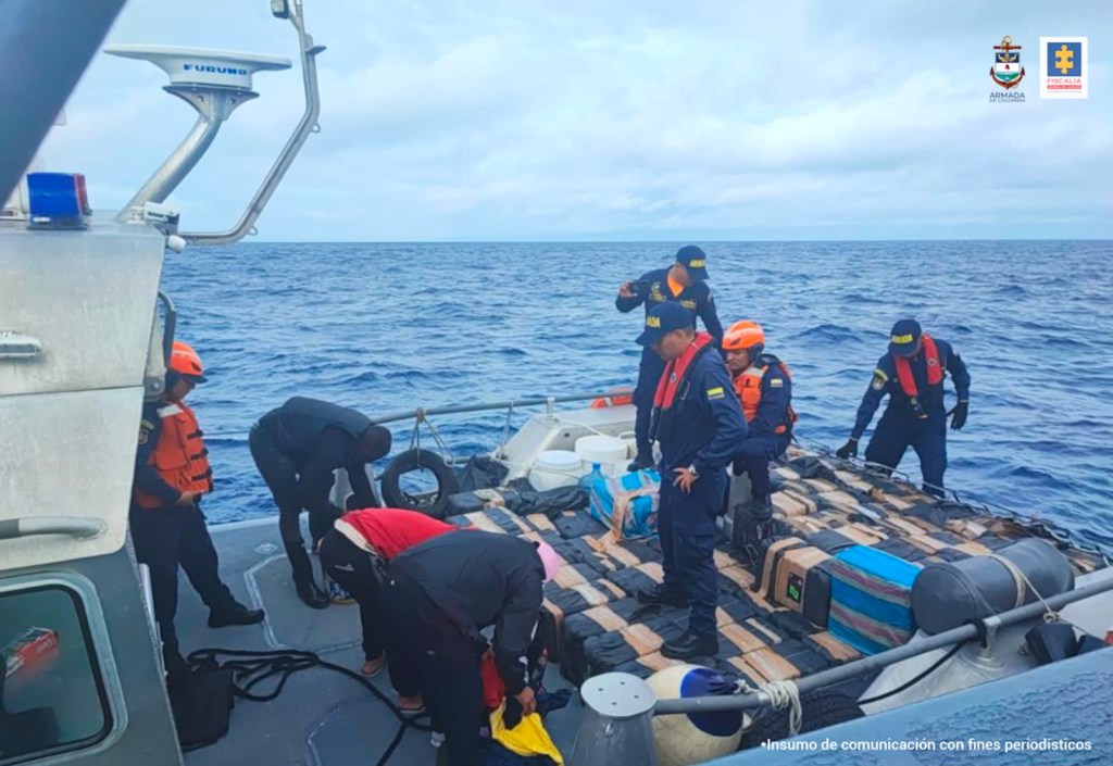 Interceptan un semisumergible con dos toneladas de cocaína en el pacífico&nbsp;colombiano