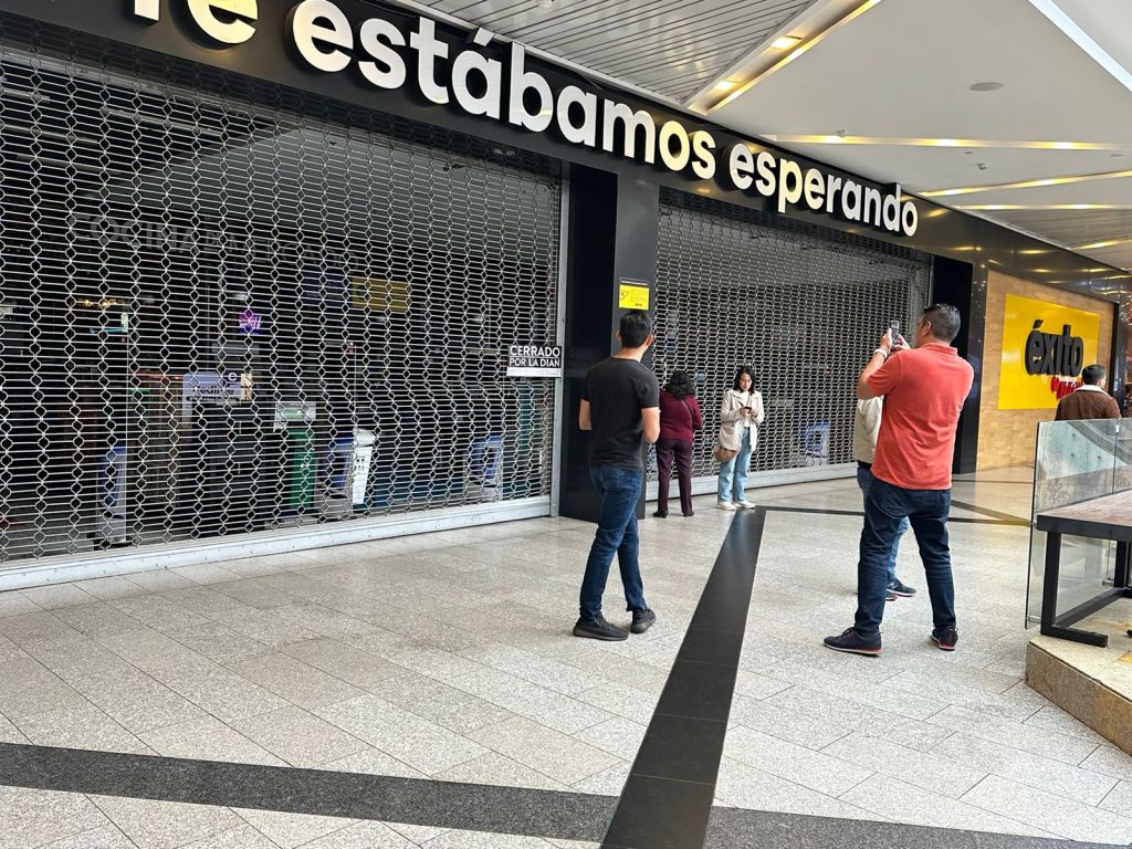 Bogotá: ¿Por qué la Dian ordenó el cierre del almacén Éxito de&nbsp;Unicentro?