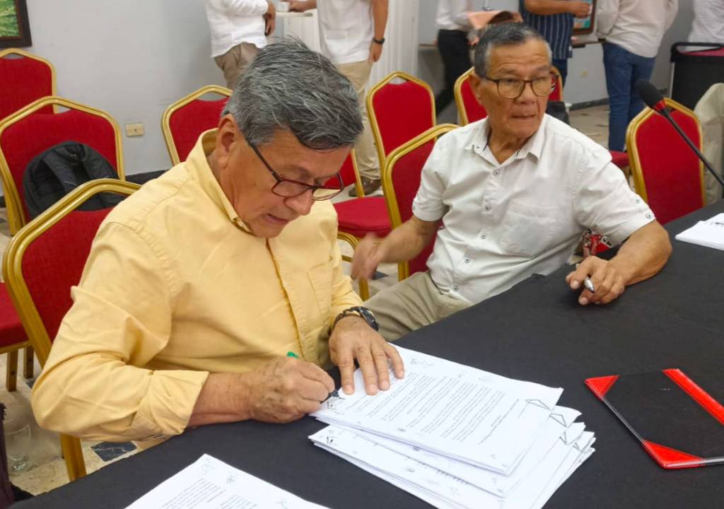 ELN desmiente al Gobierno Petro y hace advertencia sobre cese al&nbsp;fuego