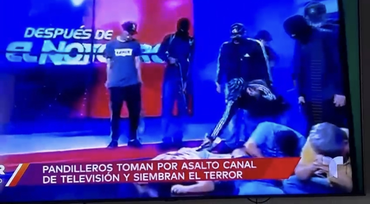 Video: Encapuchados armados toman las instalaciones del canal ecuatoriano TC Televisión, se agrava&nbsp;situación