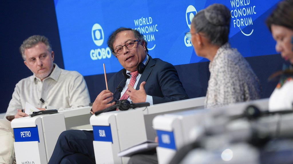 Petro pide no sacar petróleo del Esequibo para evitar posible “conflicto&nbsp;militar”