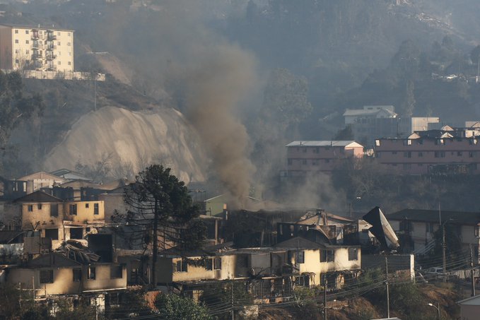 Atención: Grave situación por incendios en Chile, ascienden a 99 los muertos y 370&nbsp;desaparecidos