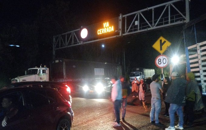  “El país no se dejará bloquear”, advierte el presidente Gustavo Petro, quien volvió a cargar contra Duque y&nbsp;empresarios