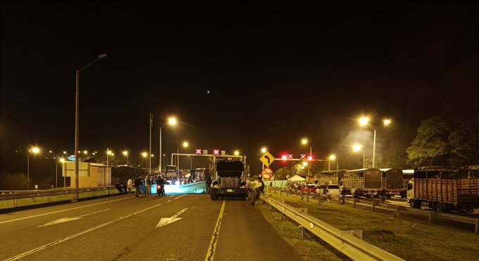 35 bloqueos de vías en el país por protesta de transportadores de carga, reporta la Defensoría del&nbsp;Pueblo