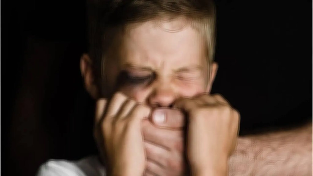 Indignación en Medellín por brutal golpiza a un menor de 4 años propinada por su padre, se encuentra en estado&nbsp;crítico