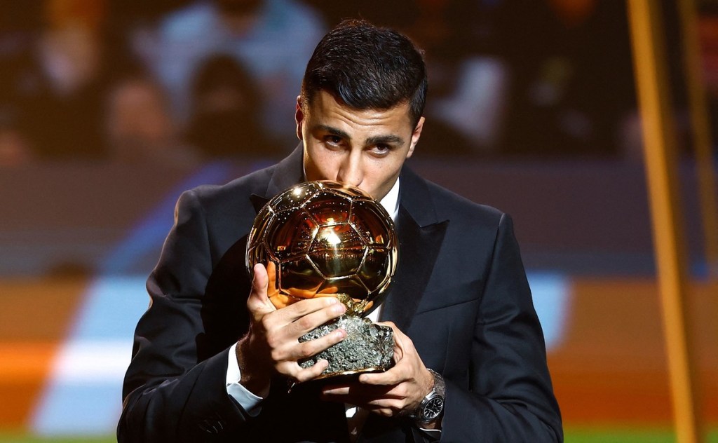 Rodri conquista el Balón de Oro: «Una victoria del fútbol español y de la figura del mediocentro»,&nbsp;dijo
