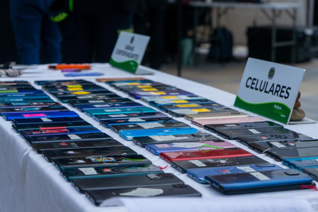 Desmantelan un “call center” que operaba desde la cárcel La Modelo para&nbsp;extorsionar