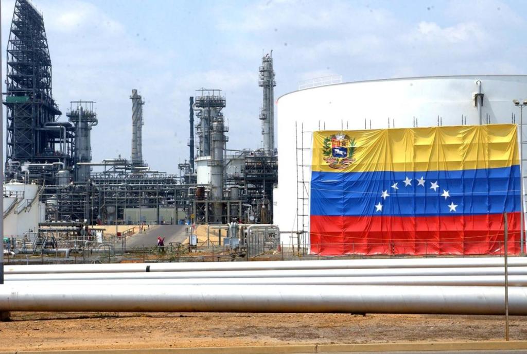 Estados Unidos impondrá aranceles del 25 % a los países que compren petróleo y gas a Venezuela, ¿advertencia a&nbsp;Colombia?