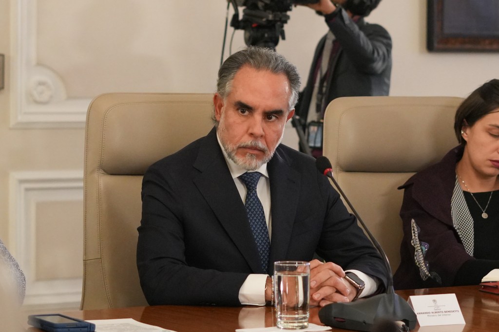 “Tengo la sospecha de que la Lombana implantó micrófonos en mi hogar”: Benedetti, presidente Petro dice que allanamiento fue un&nbsp;secuestro