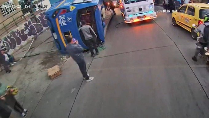 Atención: 12 heridos deja volcamiento de un bus del SITP en el sur de&nbsp;Bogotá