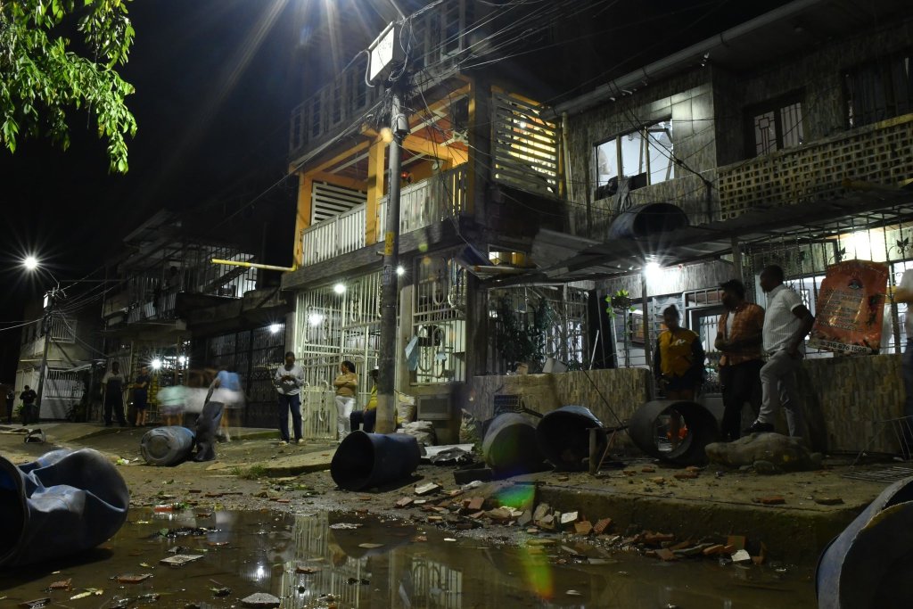 Videos: Tres policías y cuatro civiles heridos tras atentado terrorista en Cali, $500 millones de recompensa por&nbsp;responsables