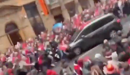Caos en Liverpool: Atropellamiento masivo empaña celebración del título del equipo de Luis&nbsp;Díaz