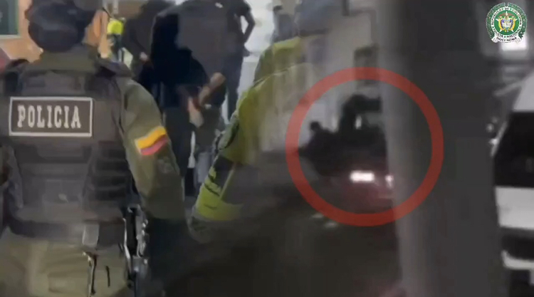 Video: Tras una persecución, la policía recupera vehículo robado y captura cuatro&nbsp;delincuentes