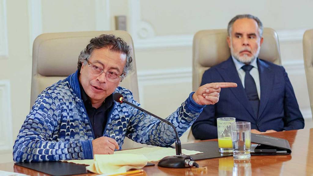 “El Tribunal Superior de Bogotá repite la historia, contradicen a la corte Suprema de justicia”: Petro por fallo absolutorio de&nbsp;Uribe