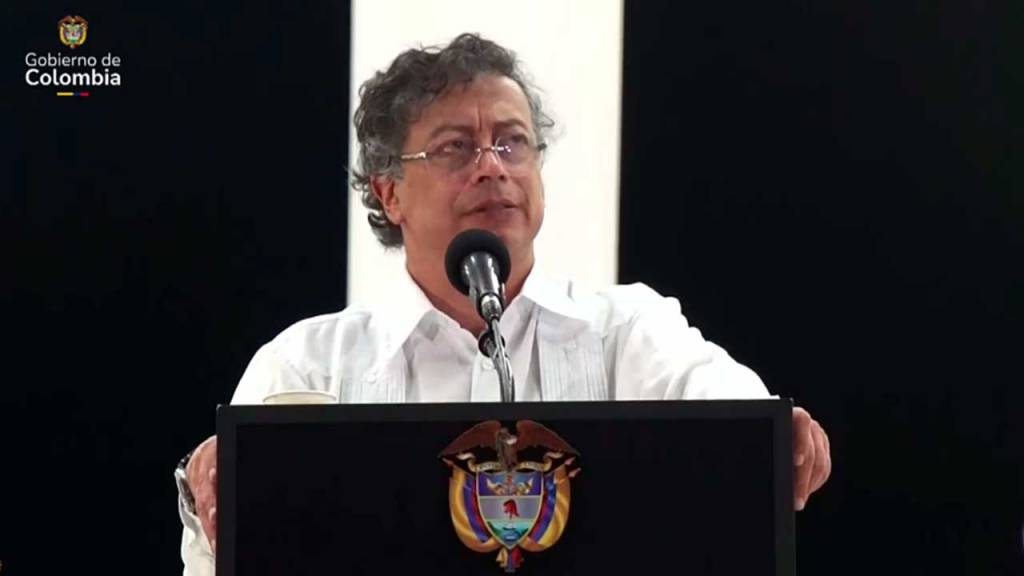 Controversia por interpretación de fallo de juez que ordenaría repetición de votacion, de consulta popular en el Senado, según&nbsp;Petro