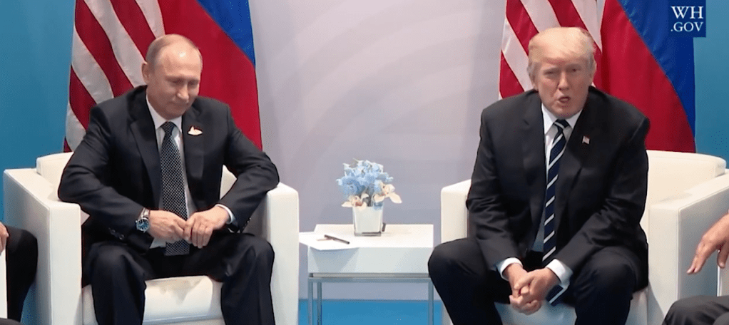 Estados Unidos: Trump amenaza a Rusia con «100 % de aranceles secundarios» si no prosperan las negociaciones con&nbsp;Ucrania