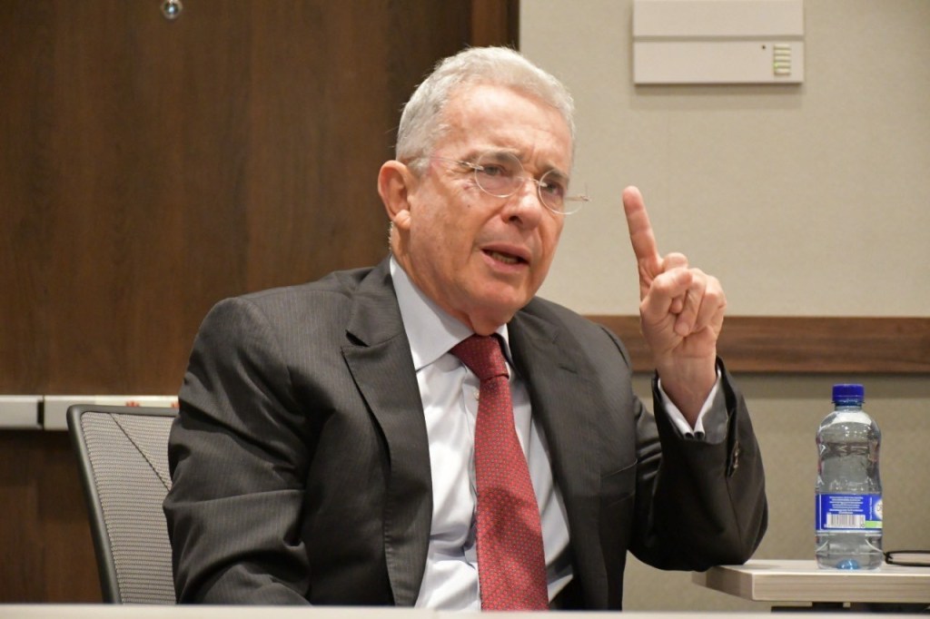 Atención: El expresidente Álvaro Uribe renuncia a la prescripción del proceso en su contra por soborno a testigos y fraude&nbsp;procesal