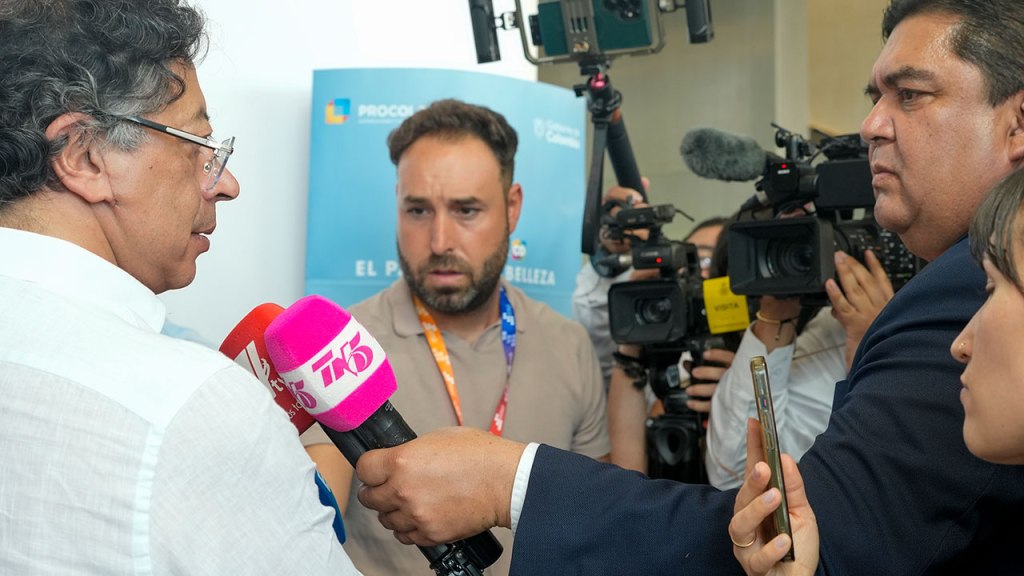 “Yo no he ordenado gestionar la salida de la presidencia.. Es una conspiración con el narcotráfico y la extrema derecha”:&nbsp;Petro