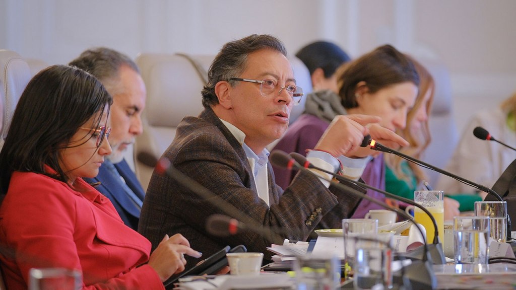 Petro acusa a la Corte Constitucional de frenar la reforma pensional por «miedo a su efecto electoral. Es un golpe de&nbsp;Estado»