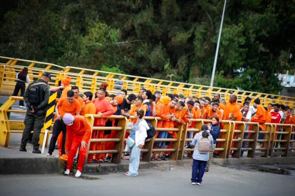 Ecuador deportó a 603 colombianos presos en cárceles de ese país, 543 hombres y 60&nbsp;mujeres