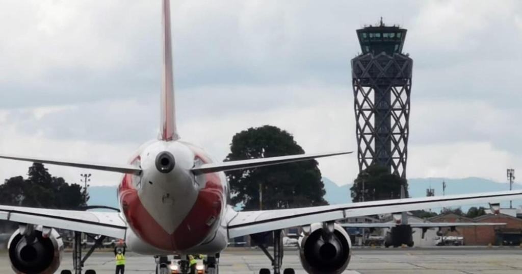 Fiscalía iniciará investigación a controladores que permitieron que un menor de edad manejara el tráfico aéreo en El&nbsp;Dorado