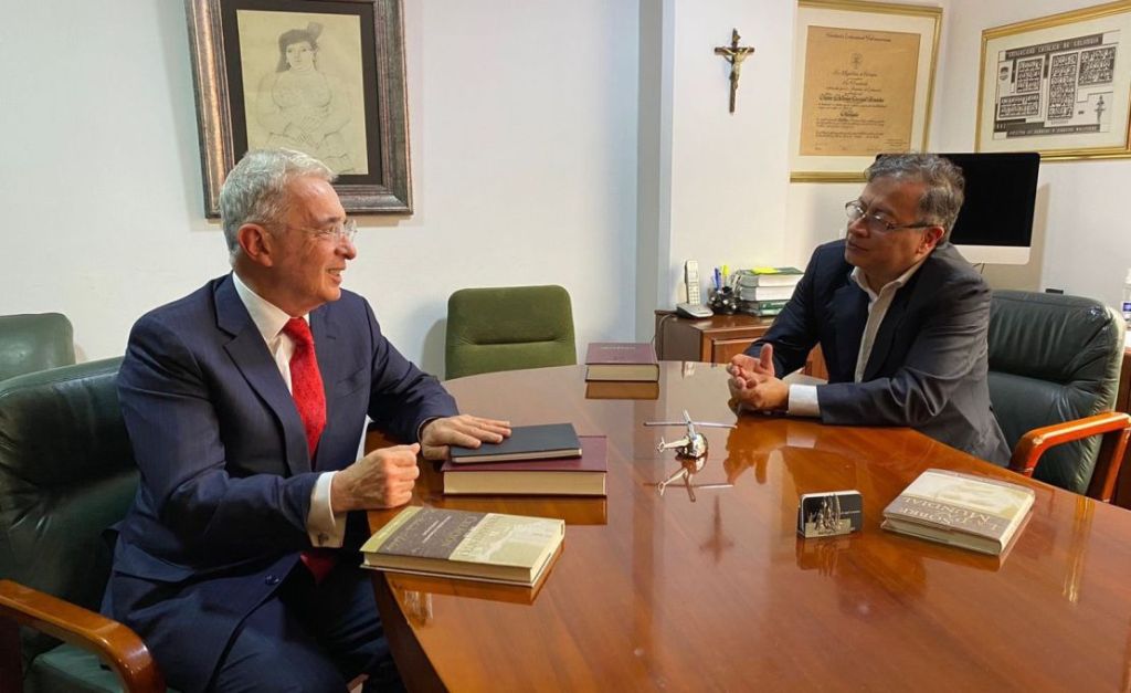 Saade propone revivir la reelección vía fast track para que en 2026 se enfrenten Uribe y&nbsp;Petro