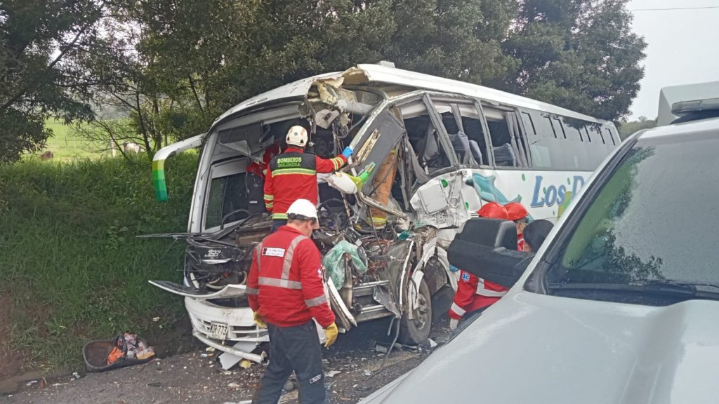 Cundinamarca: Un muerto y ocho heridos en accidente en la vía entre Chocontá y Villapinzón que involucra un camión&nbsp;militar