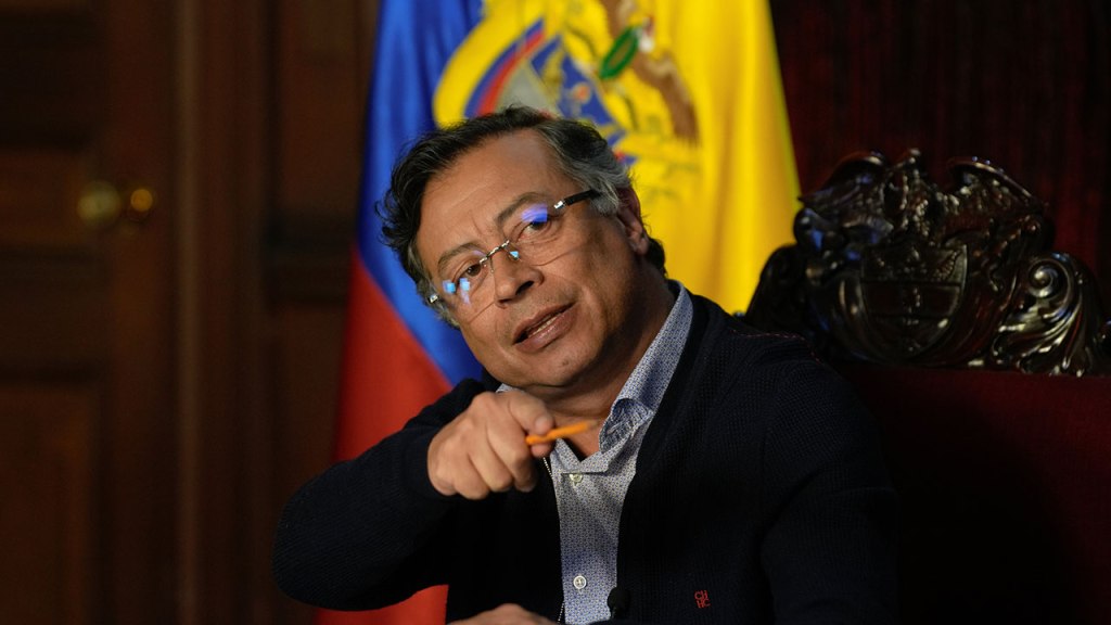 Presidente Petro desautoriza a alcaldes por viaje a Washington: “La Constitución se&nbsp;respeta”