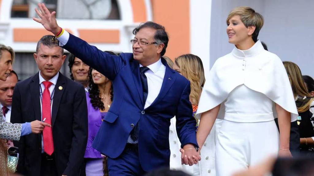 Petro revela que está separado desde hace varios años de Verónica Alcocer, “la perjudican gratuitamente” al incluirla en la Lista&nbsp;Clinton