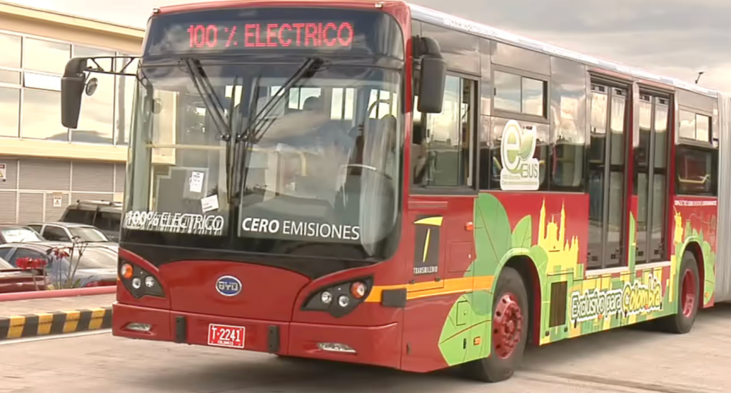 Petro propuso reducir tarifas de TransMilenio con la entrada en operación de los buses&nbsp;eléctricos