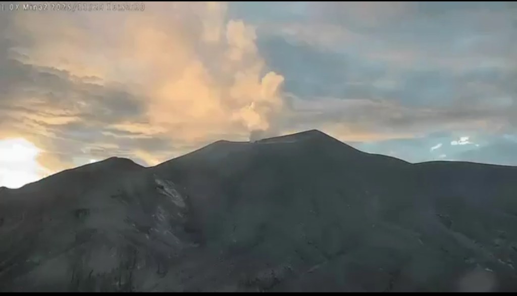 Atención: Declaran la alerta Naranja en el volcán Puracé, piden “no acercarse a la zona del cráter” por emisión de gases o emisiones de ceniza&nbsp;repentinas