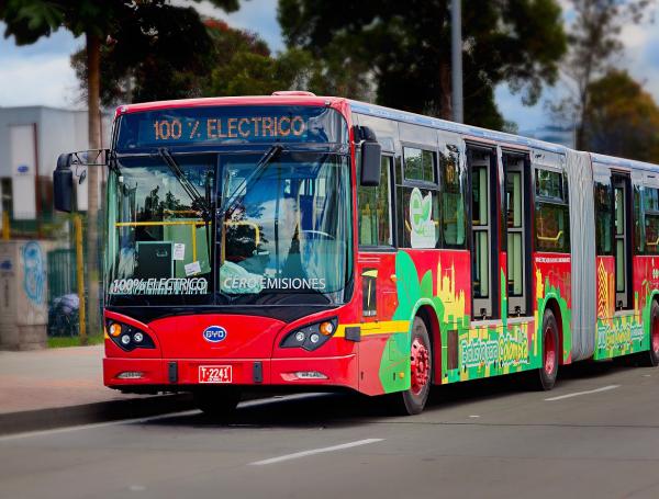 La Tarifa de TransMilenio subirá 350 pesos debido al incremento del salario mínimo, queda en 3.550&nbsp;pesos.