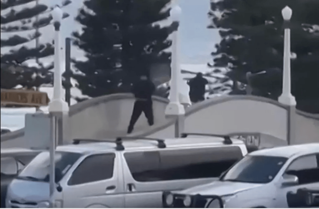 Atención: Al menos 11 muertos y 29 heridos en un ataque terrorista contra una fiesta judía en una playa de Sídney