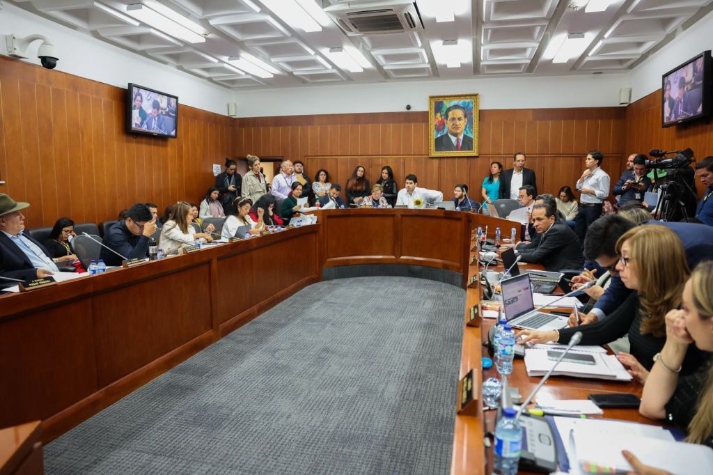 “Baja, cochina y rastrera” así calificó el ministro del Interior el hundimiento de la reforma a la salud