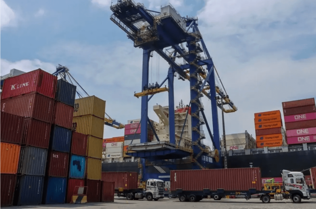 Ecuador y Colombia coinciden en dialogar para frenar guerra comercial, pero no definen fecha de encuentro binacional