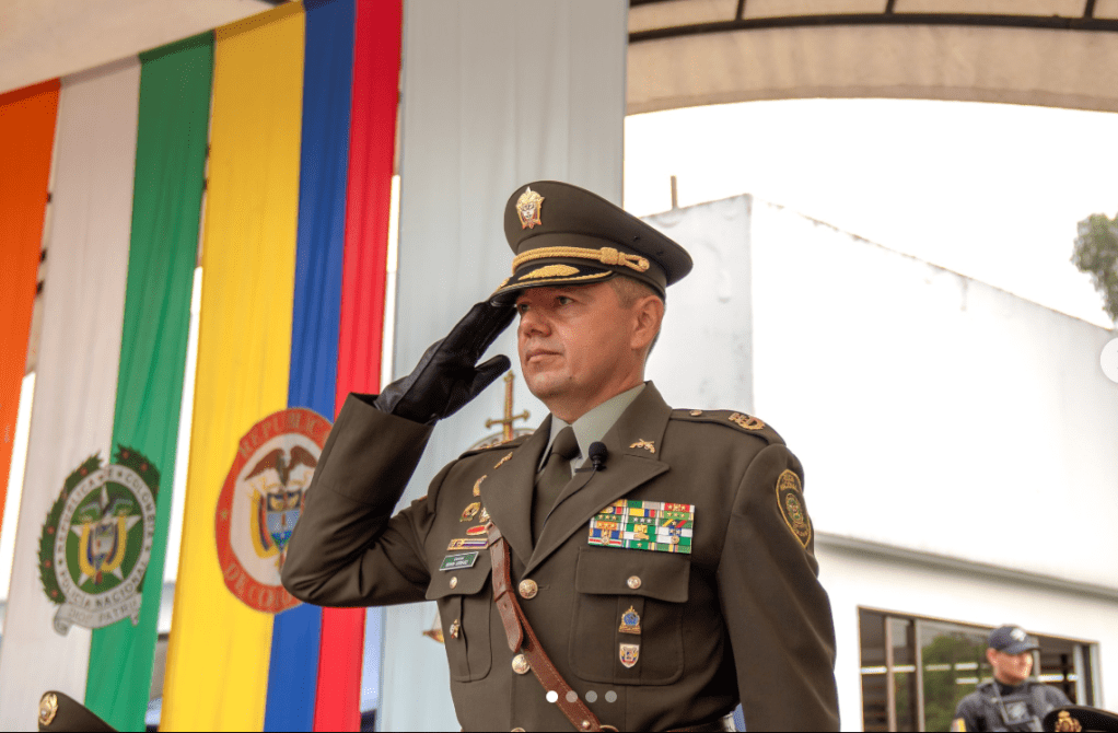 “El presidente ha sido totalmente desinformado”: General señalado de intentar plantar droga en el vehículo de&nbsp;Petro