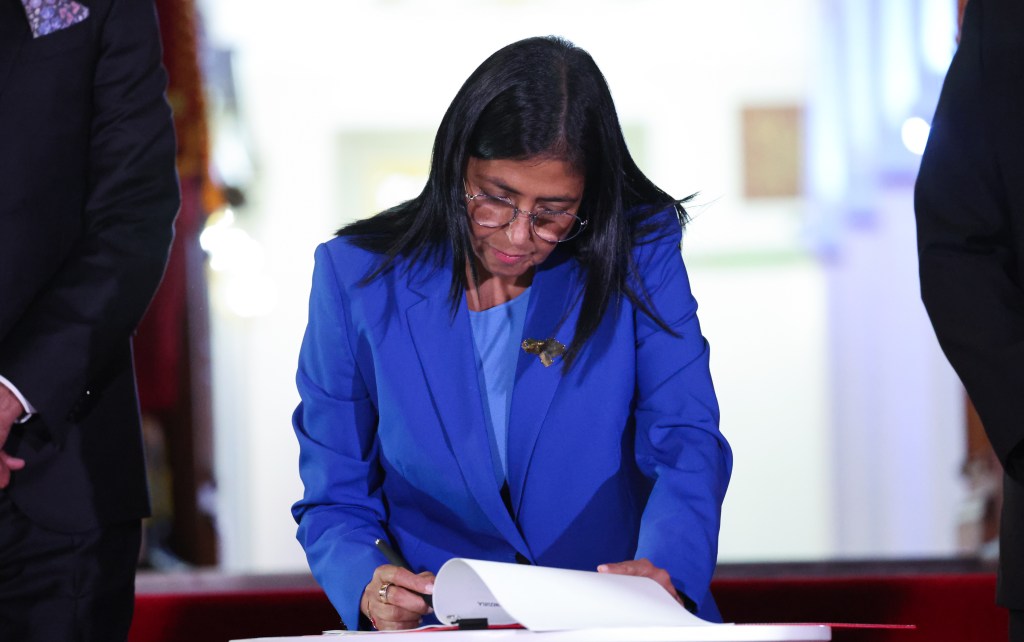 Delcy Rodríguez hace «un gran trabajo, el petróleo está empezando a fluir»: Trump