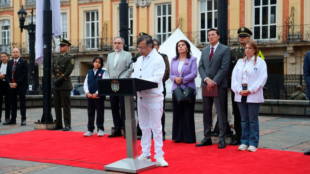 “Más de 4.000 millones de pesos circulaban en barrios y veredas para comprar al pobre”:&nbsp;Petro
