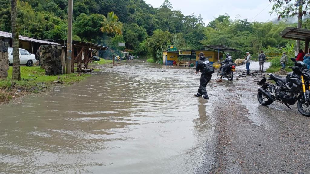 Más de 14 emergencias por lluvias intensas en Cundinamarca afectan la infraestructura vial y la&nbsp;movilidad
